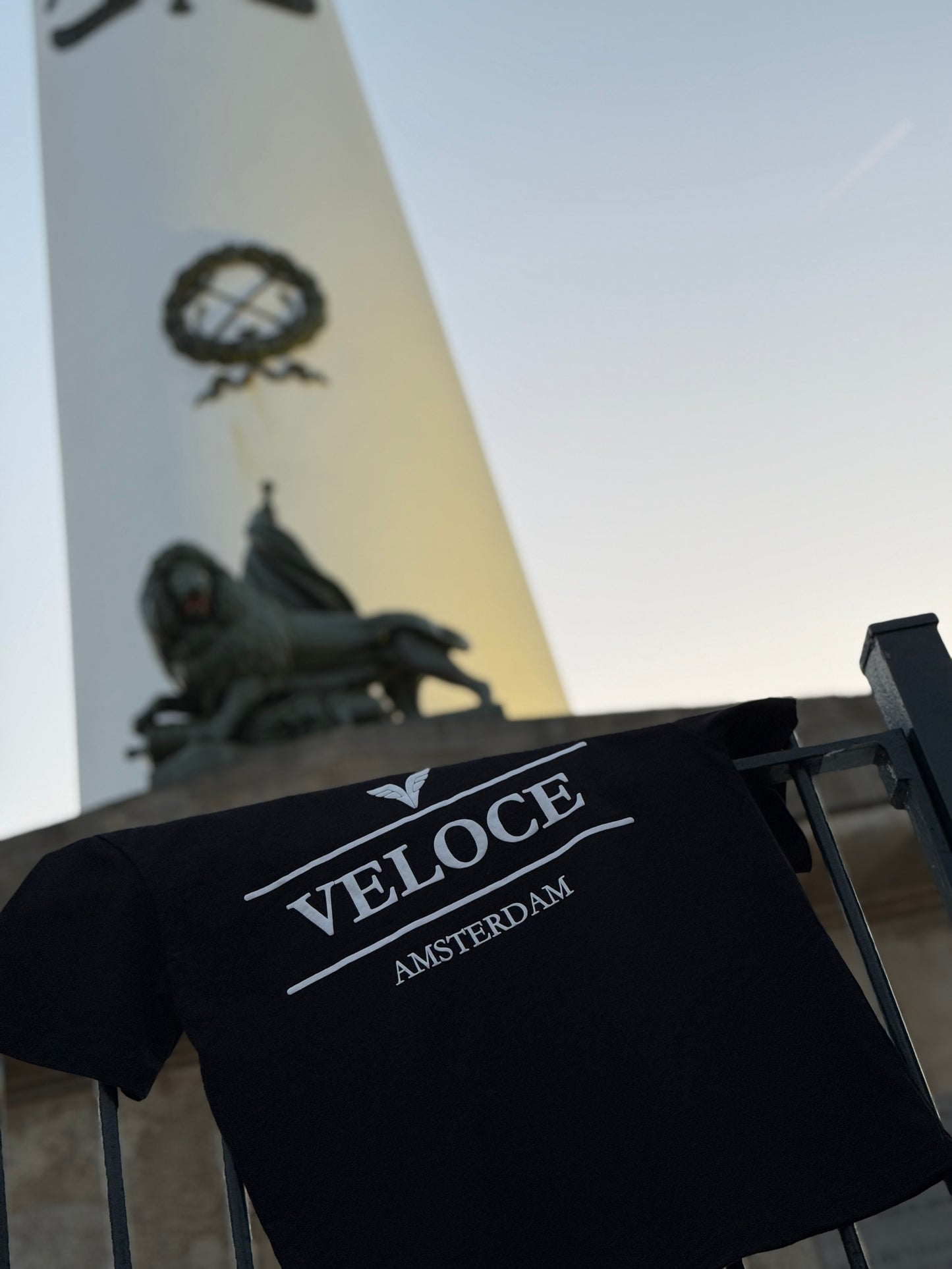 Veloce Amsterdam - Oversized Tee - Zwart